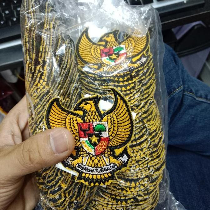 

><><><] emblem bordiran garuda 5 x 6 cm