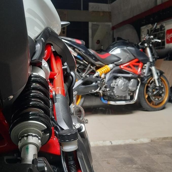 Avionic Exhaust Knalpot Underbelly Benelli tnt 249s Tnt 250 (Slip On)