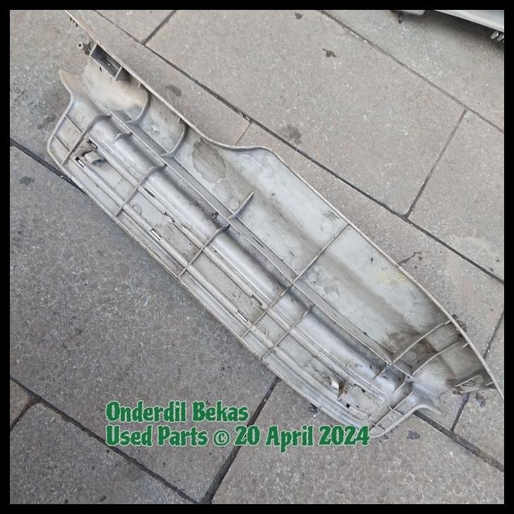 TERBARU DOOR SILL PLATE KANAN BELAKANG RH TOYOTA COROLLA ALTIS 2003