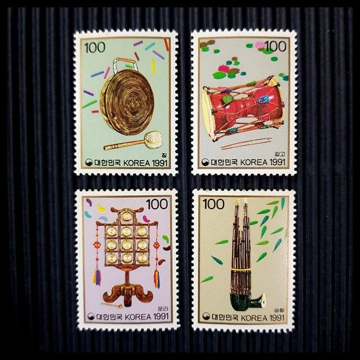 

BEST DEAL PERANGKO/PRANGKO KOREA. ALAT MUSIK TRADISIONAL. SET (4V) MNH !!!!!!