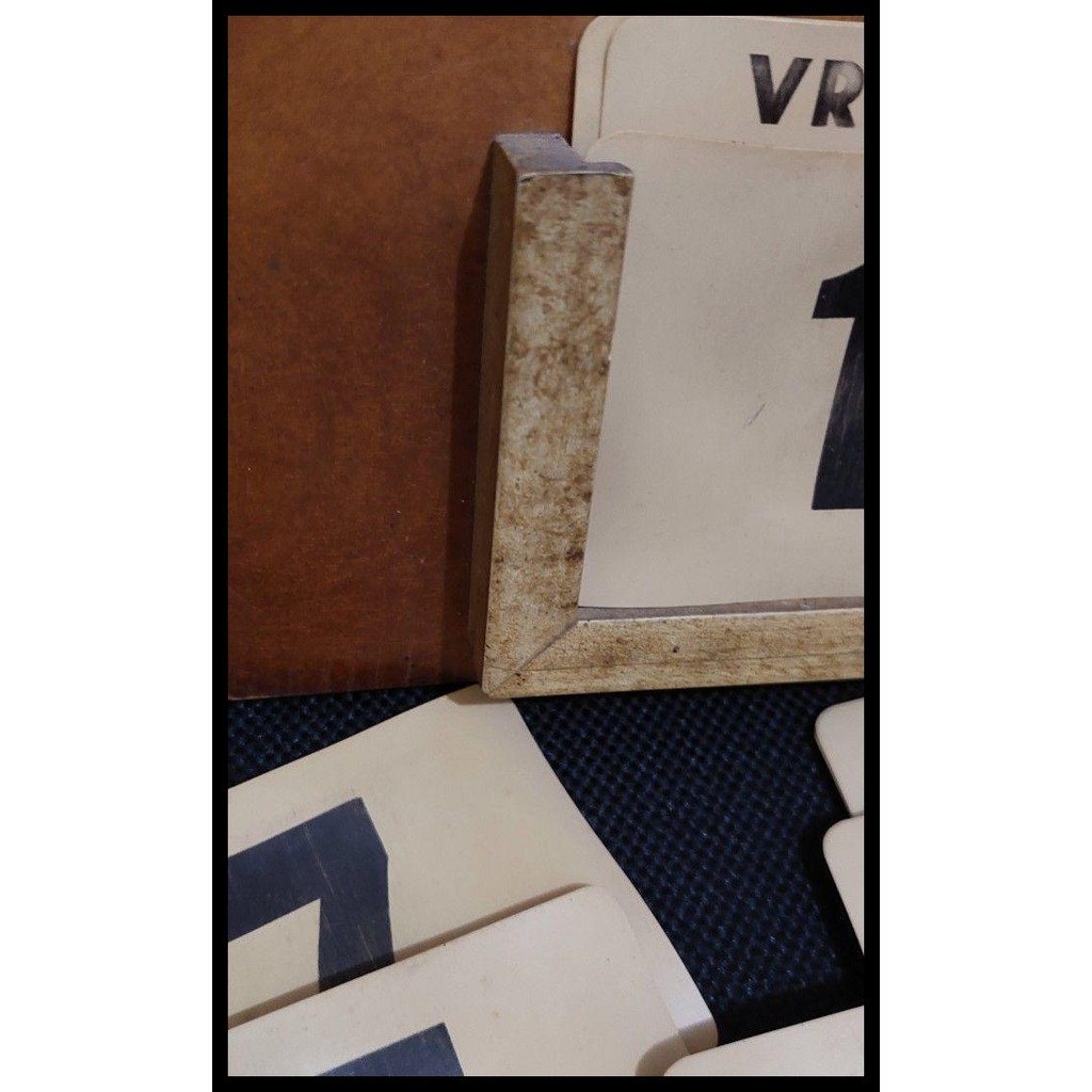 

HOT DEAL PAJANGAN KALENDER MANUAL ANTIK 1930 AN !!!