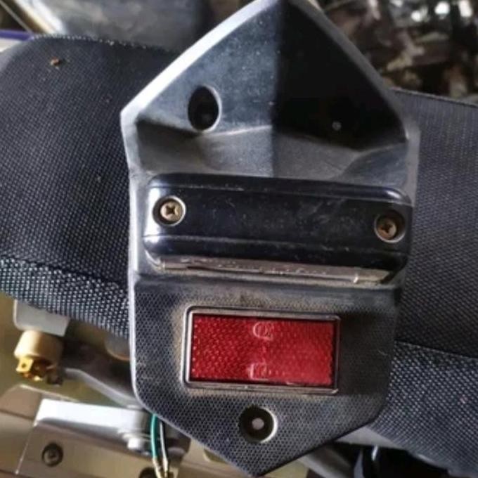 tutup spakbor belakng mata kucing honda vario 125 old original murah