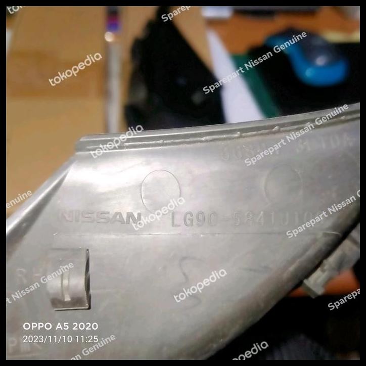 DISKON EVALIA M20 TUTUP PLASTIK KACA DEPAN COVER FINISHER COWL NISSAN 