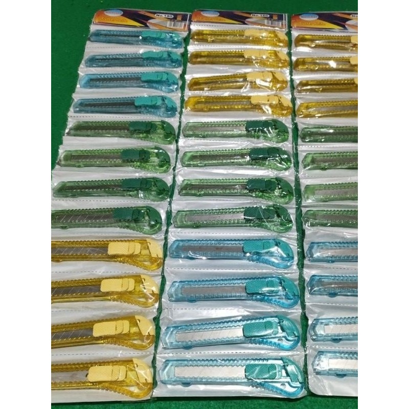 

Pisau cutter 1 pcs