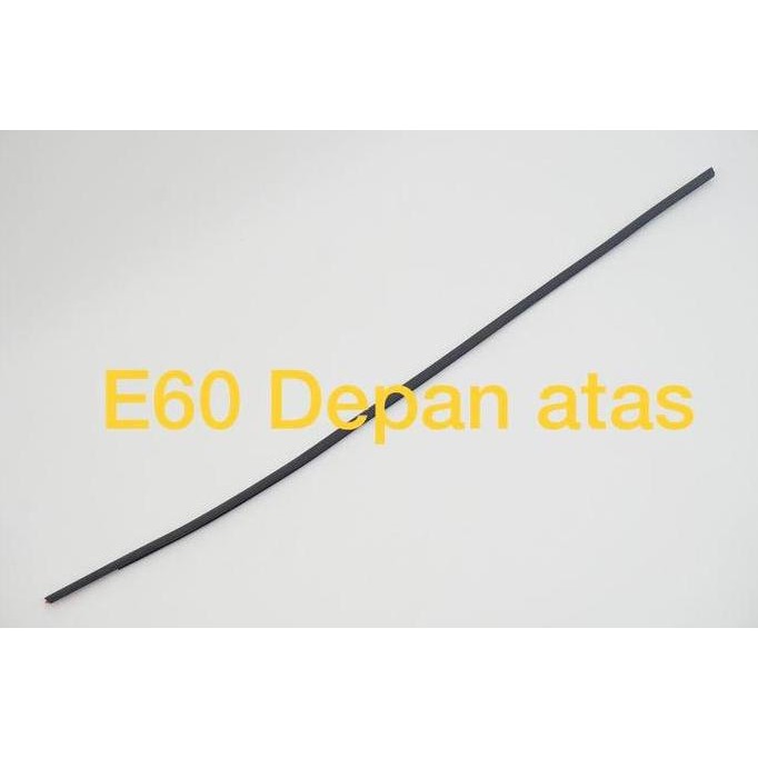 Karet kaca depan atas bmw E60 Asli bmw