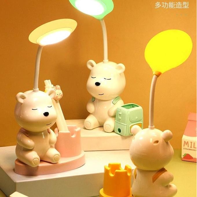 

Lampu Meja Belajar Baca Tempat Pensil Bear USB Baterai Warna Hijau Pink