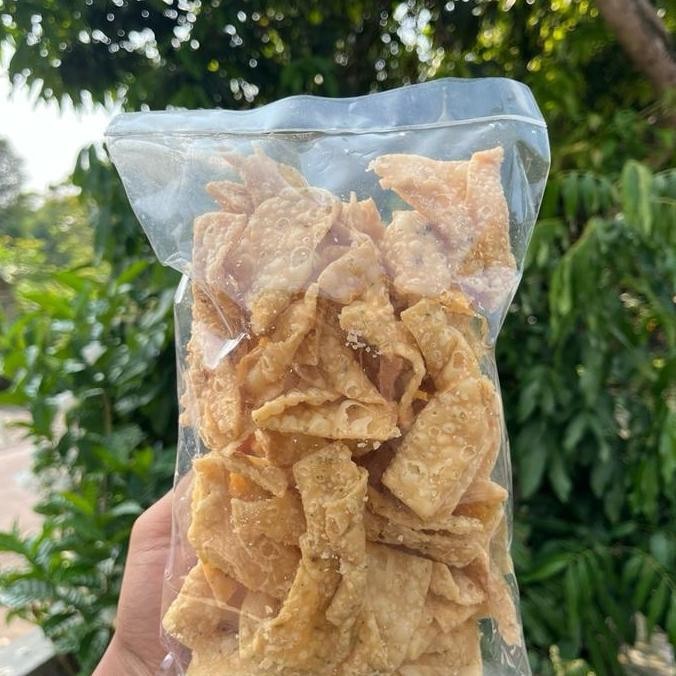 

Keripik Pangsit Kering Bawang | Cemilan Snack Murah | 250 Gr | Kripik Makanan Pedas