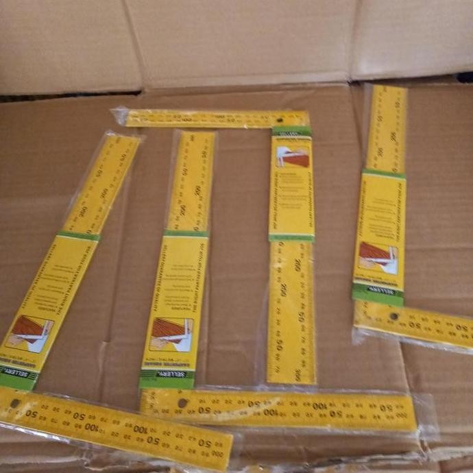 

Penggaris Siku Tukang 20Cm X 30Cm / 8" 12" Sellery 54-900