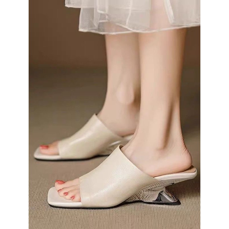 Sandal Wanita Satu Tali Hak Tebal Hak Tinggi Ujung Persegi Sandal Kulit Lembut