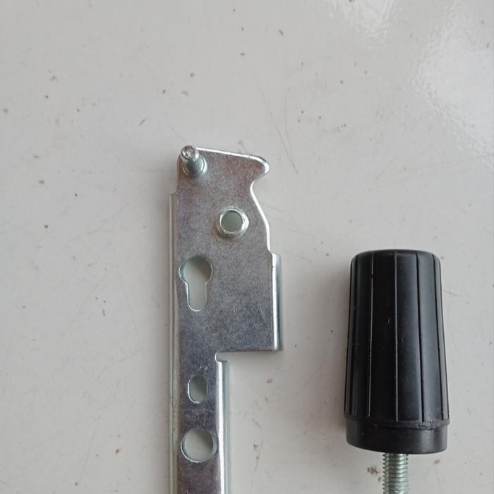 engsel pintu kulkas bawah politron