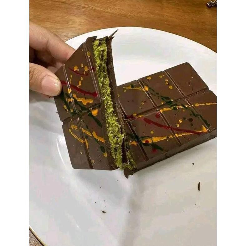 

Ct_C1077 Chocolate Dubai Crispy Pistachio Kunafe Ugi-113