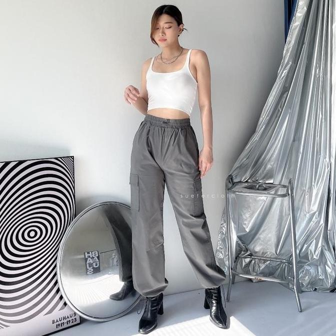 Izzy Cargo Pants / Celana Cargo Wanita / Celana Korea / Celana Parasut