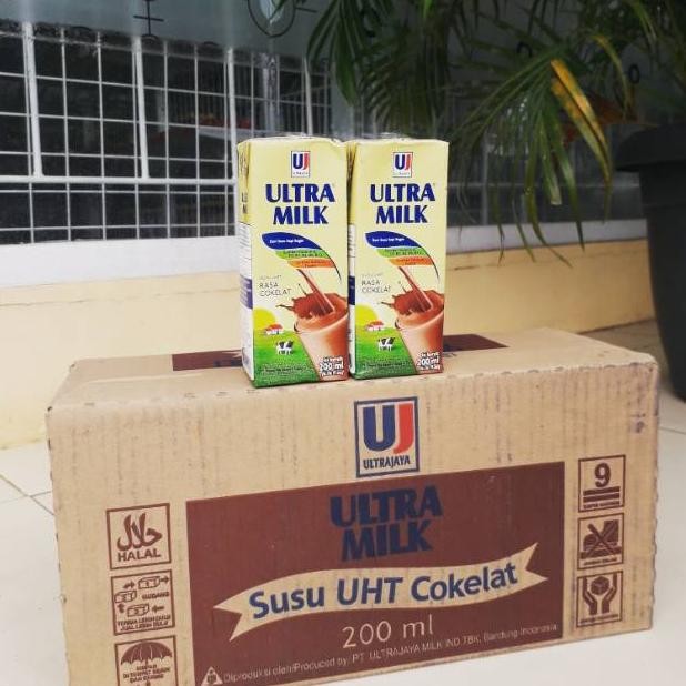 

Susu Ultra Milk rasa coklat ukuran 200ml isi 24 pcs Nugi