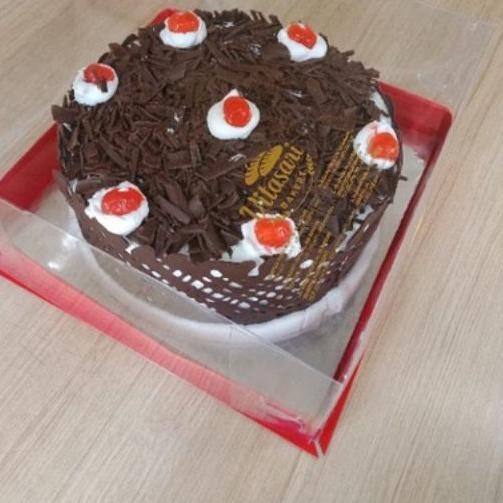 

Kue Ultah black forest Vitasari bakery - black forest pagar - birthday cake Nugi
