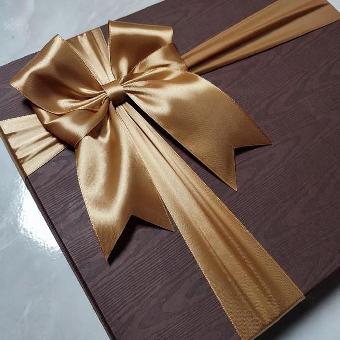 

Produk Baru!! Hardbox Hampers Dark Brown Kotak Kado Eksklusif Pita Cokelat Ukuran Besar