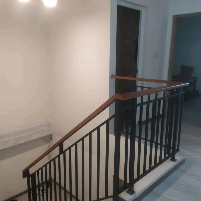 Railing Tangga Balkon Handle Besi Dan Kayu Set Minimalis Original Dan Terpercaya