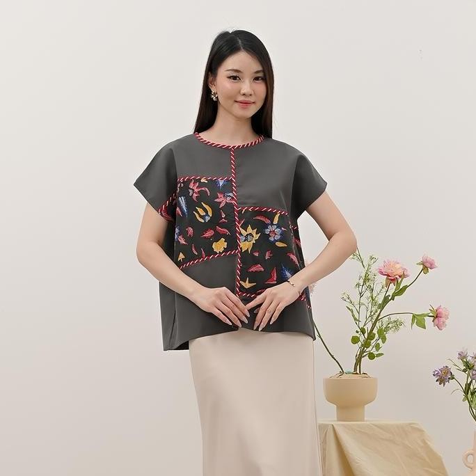 NONA RARA - Perenia Tulis Betawi T4248, Baju kerja batik blouse wanita modern