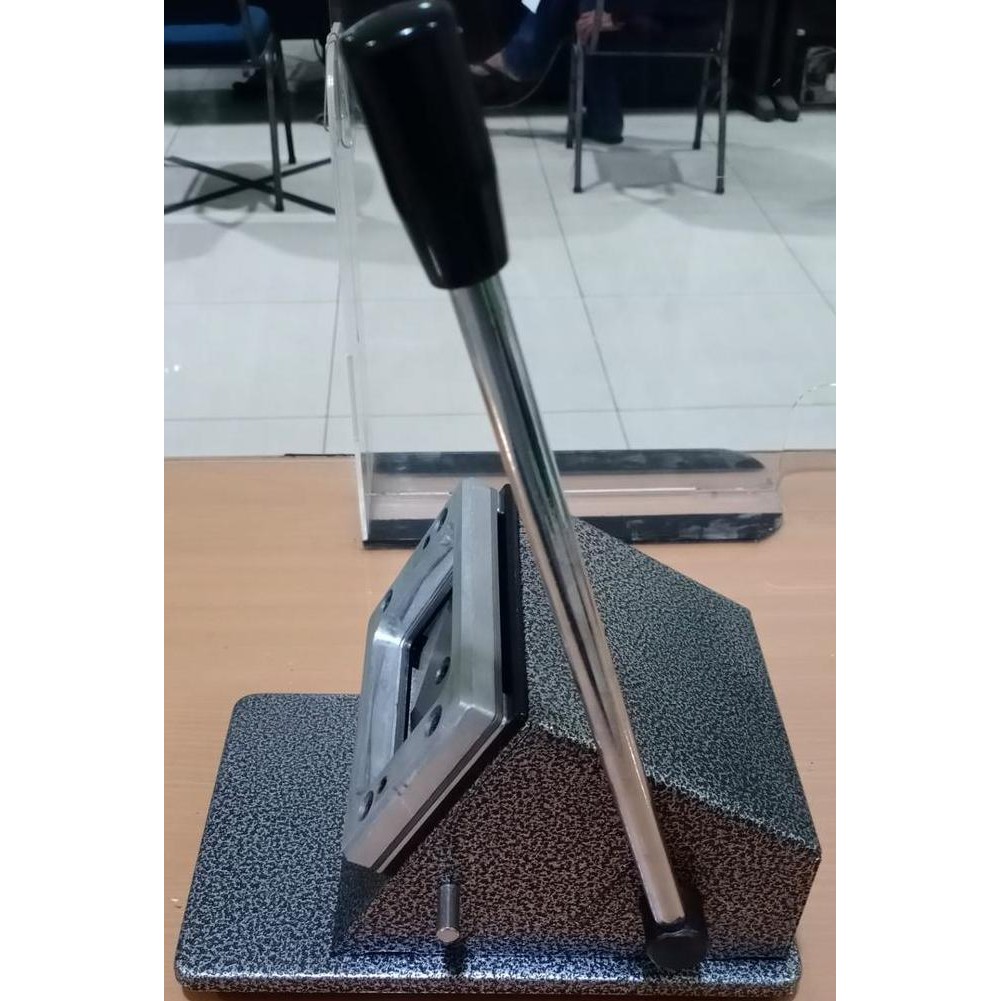 V-TEC Mesin Plong ID Card Kartu / Cutter For PVC Card