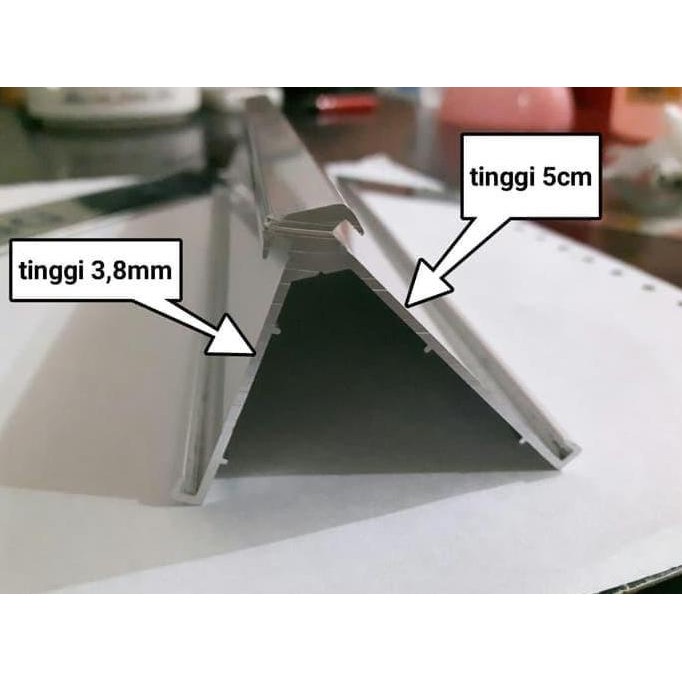 

Sign Holder / Name Plate Holder Alumunium Grosir Ukuran Beragam Original