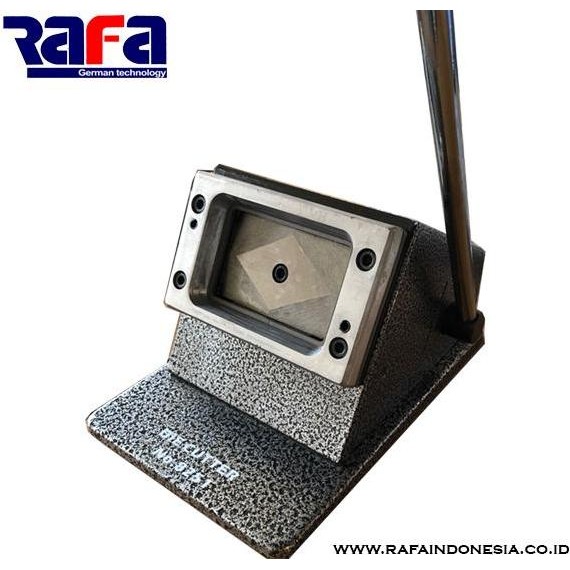 

Alat Potong Id Card Mini / Pemotong Kartu Nama Pvc Card Manual Original