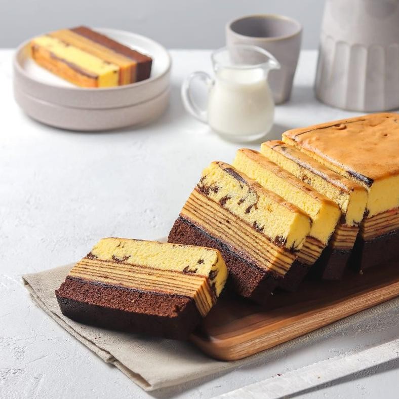 

Promoo!! Lapis Surabaya Spikoe + Lapis Legit (Kombinasi 2 in 1) uk 22 x 11 cm