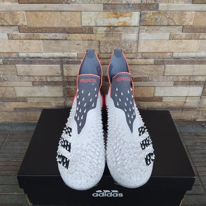 Sepatu Bola Adidas Predator Freak 20.1 HIGH White Red Fg soccer Terlaris