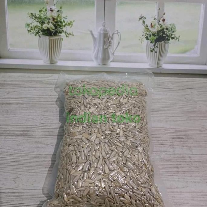 

Ready oke] Biji bunga Matahari/ sun flower seeds 1 kg
