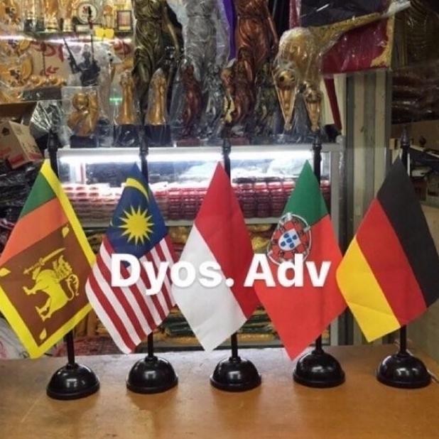 

Bendera negara + tiang kayu meja murah