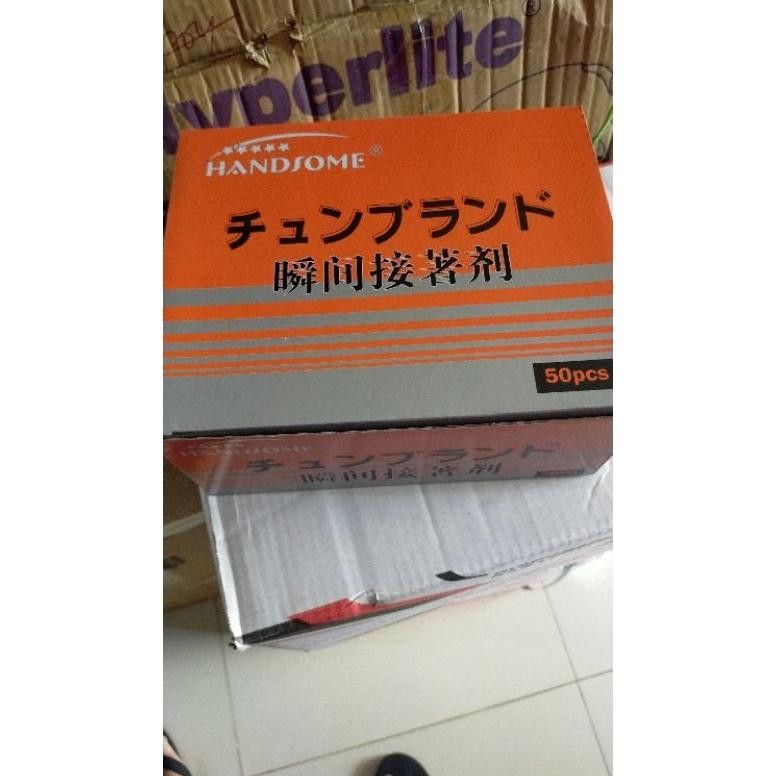 

Lem Korea Handsome atau lem tetes Harga untuk 1 Bok isi 50 Buah