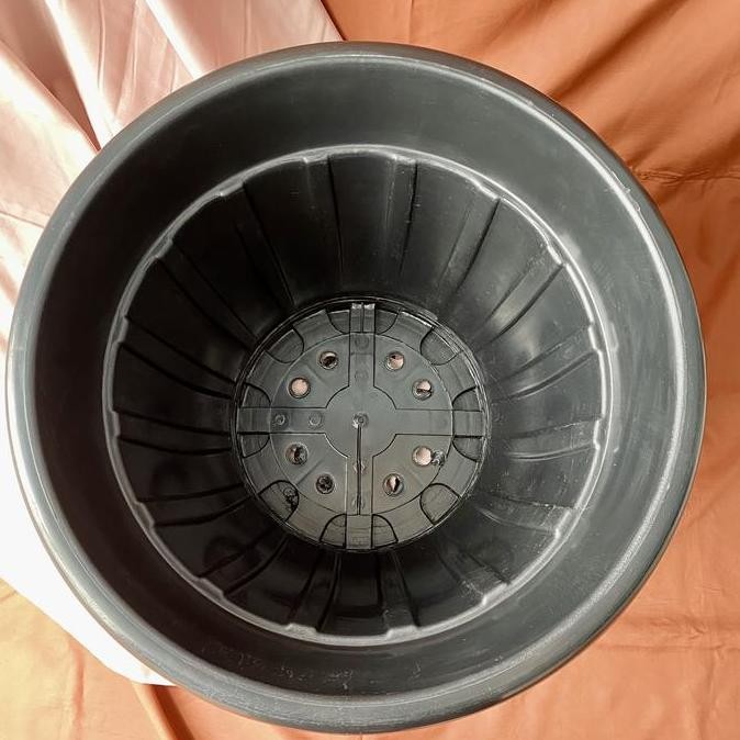 

Baru Pot Bunga Glory Robot Tabulampot 55/70 - Wadah Tanaman Hias Minimalis Unik