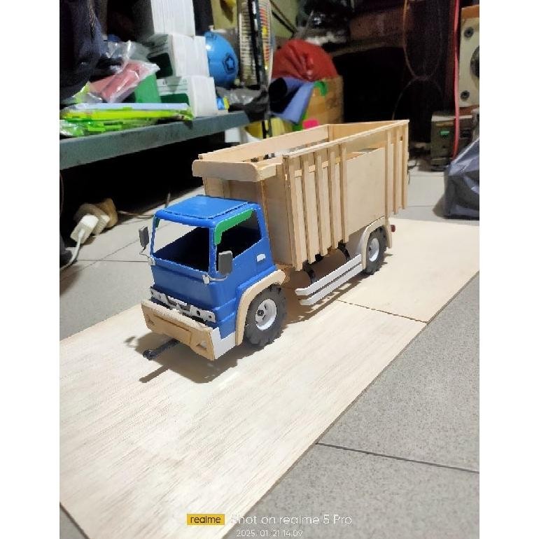 Ve29 Miniatur Truk Plastik Modif Herex Bisa Oleng