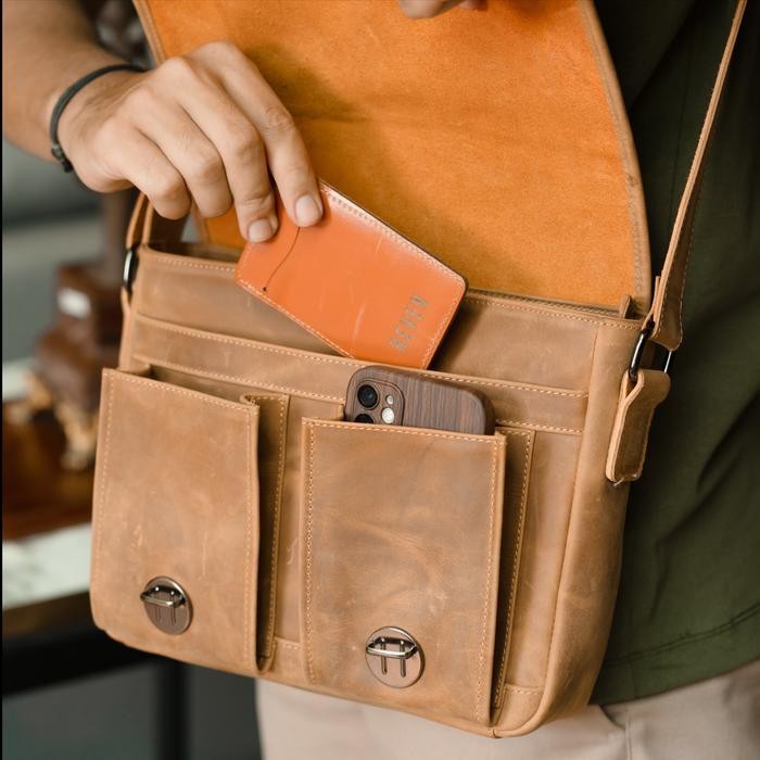 Tas Slempang Messenger Marque Bag Kantor Pria Kulit Original Branded Tahan Air