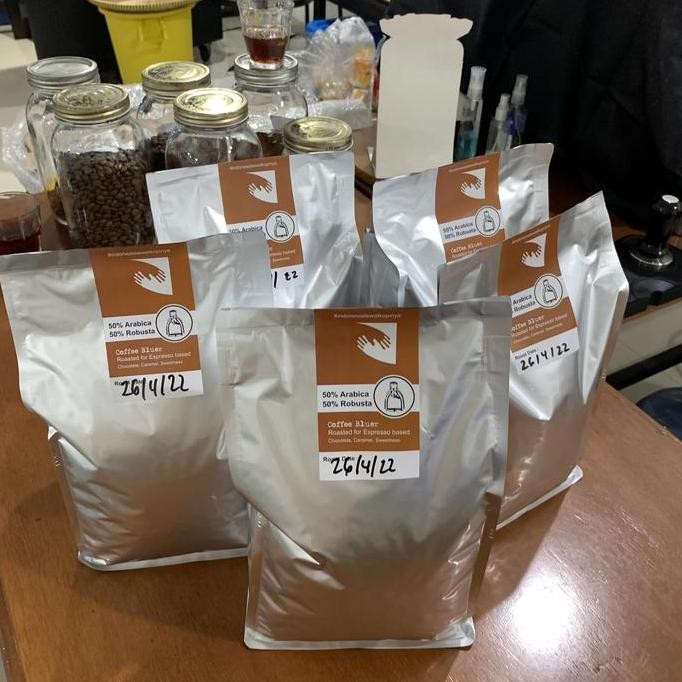

Biji Kopi Blend 50/50 1Kg Arabica Robusta Kualitas Terbaik Harga Termurah