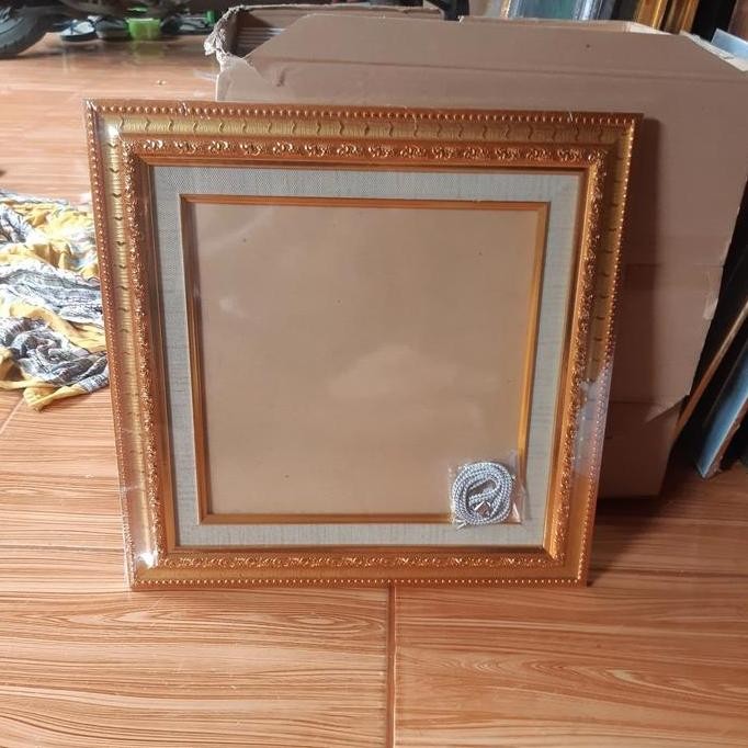 

Pigura Frame Plus Kaca Ukir Dobel Ukrn 30 X 30