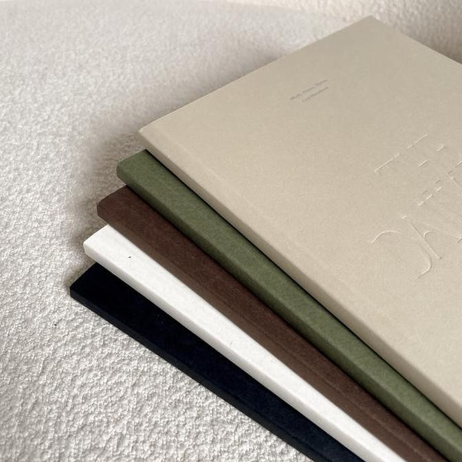 

Tersedia Notebook A5 Aesthetic - Buku Catatan Polos / The Daily Log / Buku Tulis Wanita