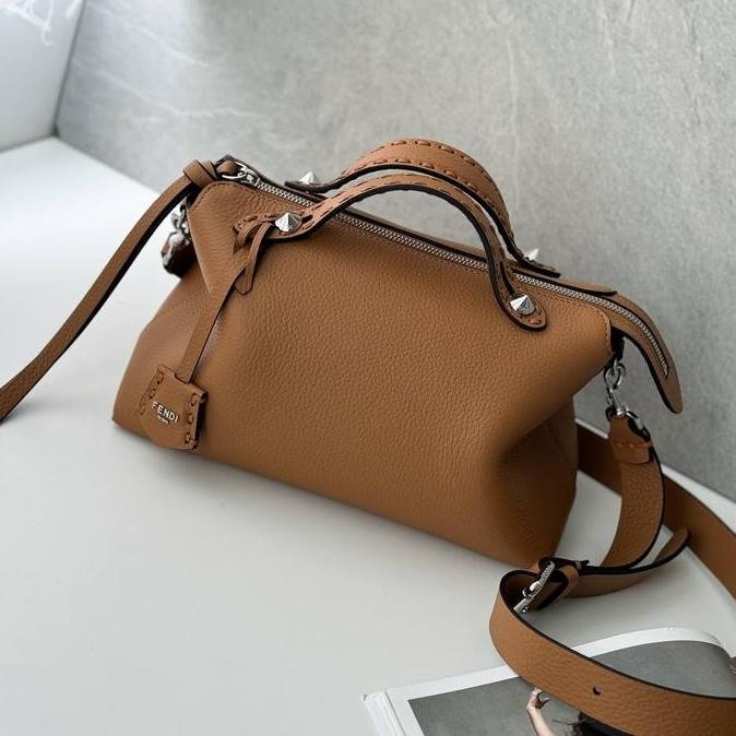 Tas Fendi By The Way Selleria Medium