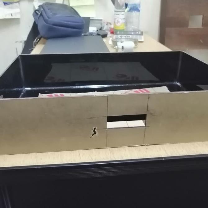 Laci Box versus 8050 bahan acrylic 3mm FA