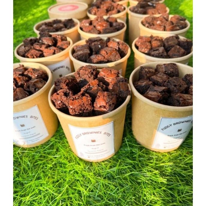 

Brownies Fudgy Brownies Cup Brownies Tusuk Brownies Topping Hazelnut