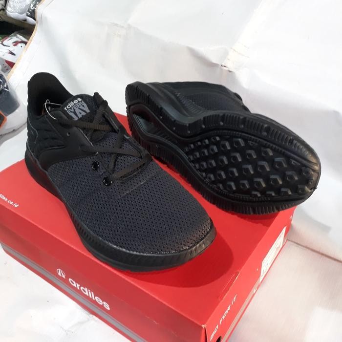 sepatu sneakers pria hitam polos Ardiles ramires original