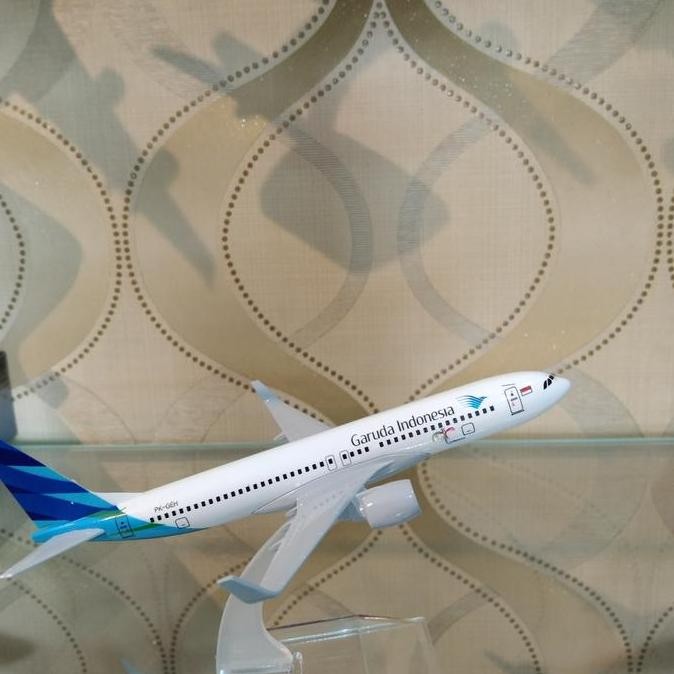 Miniatur Diecast Garuda Indonesia Boeing 737 16 Centi Tidak Ada Roda
