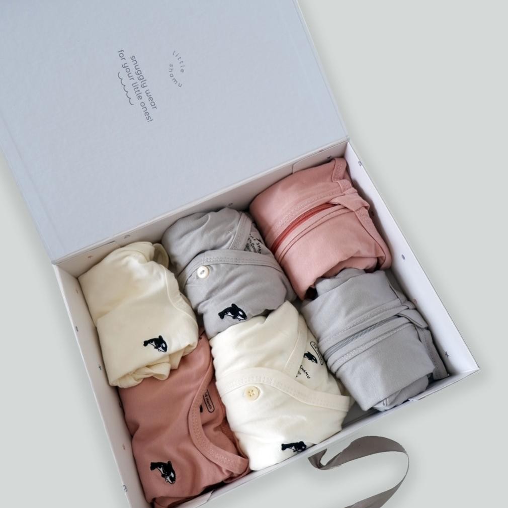 

Terlaris Gift Box Set Little Shamu ( Hampers Bayi )