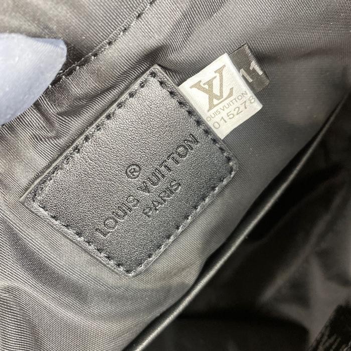 UT TAS SELEMPANG MESSENGER BAG PRIA LV019071 ECLIPSE MIROR