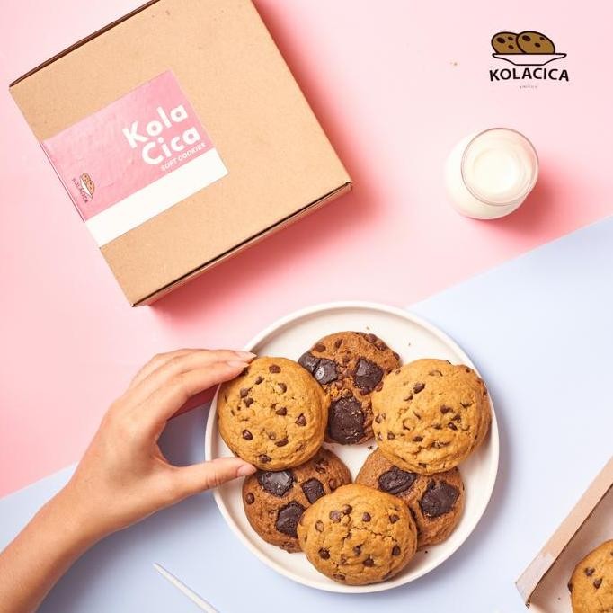 

Kolacica Soft Baked Chocolate Chips Cookies 4 Pcs - Kue Coklat Enak Stok Terbatas