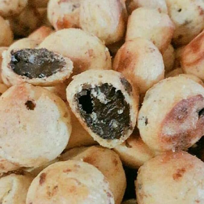 

Soes Coklat Kering 500gr - Snack Sus Ekonomis Kiloan Stok Terbatas