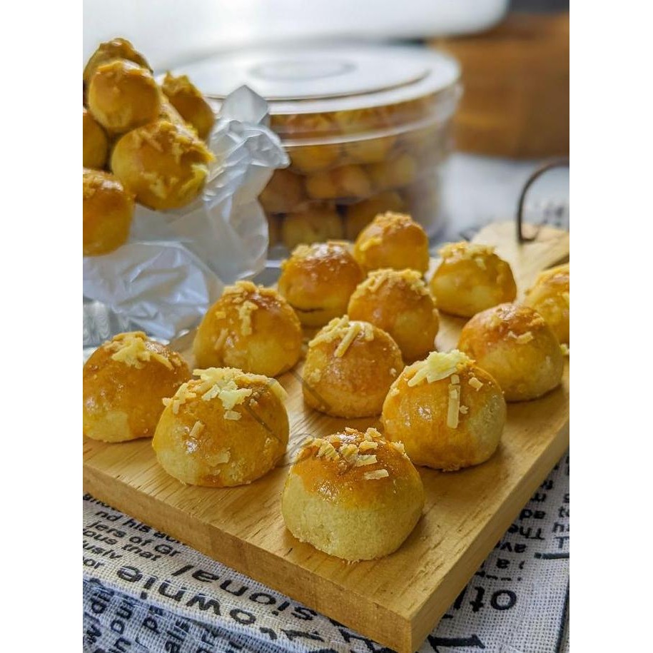 

Kue Kering Nastar Jenju Bakery Isi Nanas Lumer Lembut Stok Terbatas