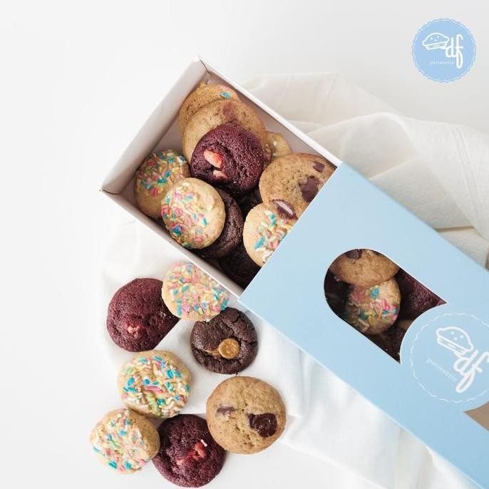 

Mini Crunchy Cookies Mix Rasa Coklat Red Velvet Vanilla Kukis Renyah Stok Terbatas