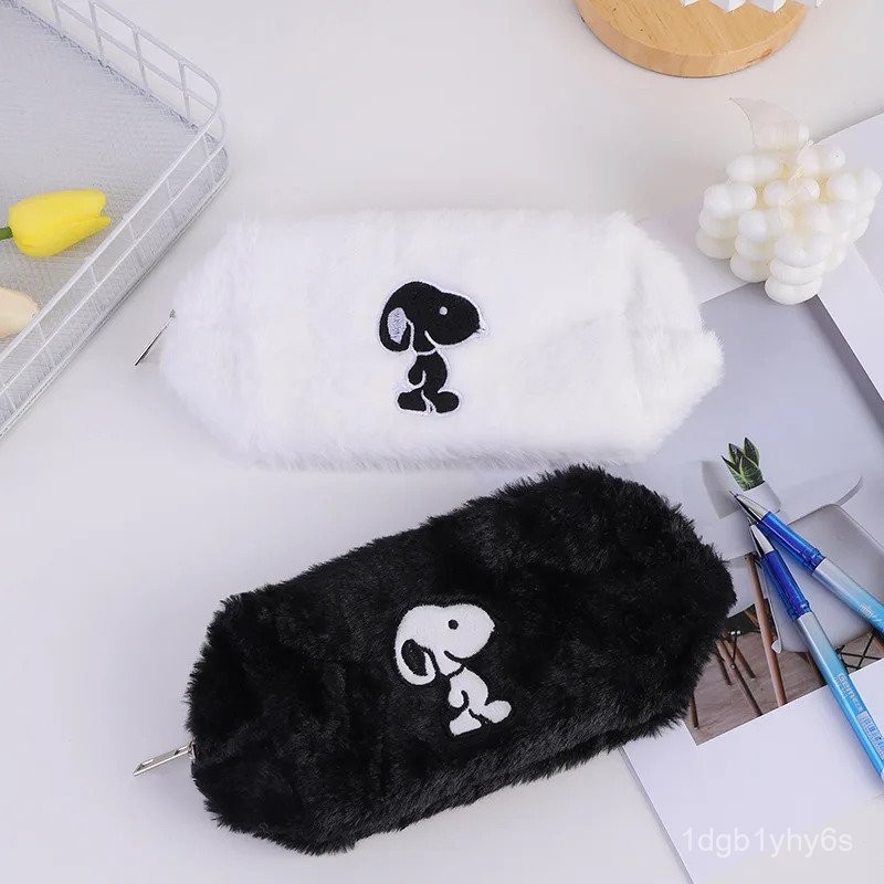 

6pcs/lot Creative Snoopy Plush Pencil Case Cute Pencil Box Stationery Pen Bag Stationery Gift Office School Supplies ZUWO