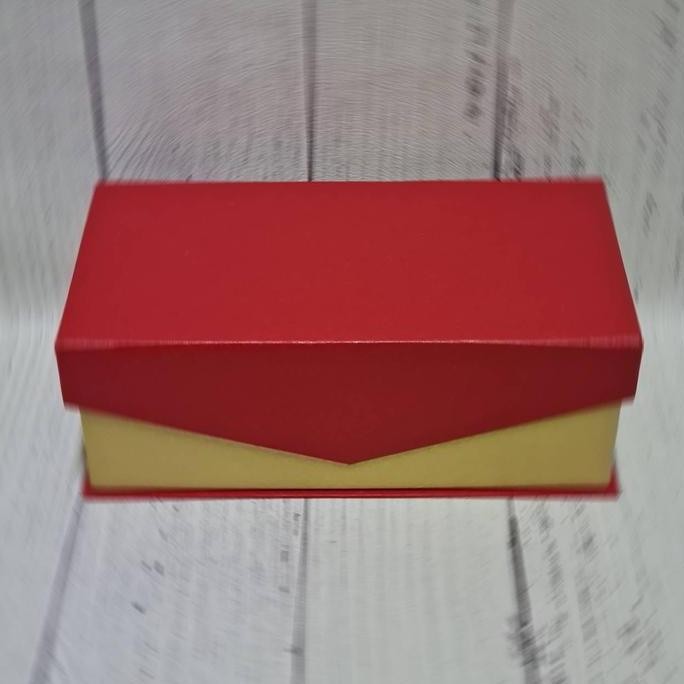 

box magnet dasi 11x22x8cm / kotak kue lapis separo