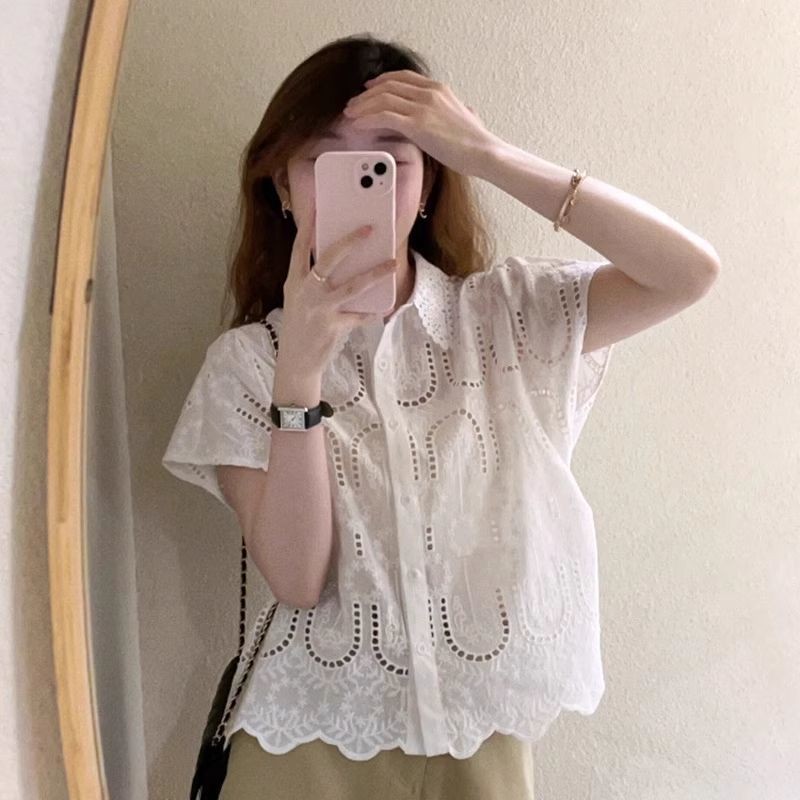 Kemeja lengan pendek berkerah renda gaya baru untuk wanita