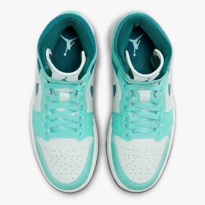 Sepatu Wanita Nike Air Jordan 1 Mid Bleached Turquoise Dz3745-300